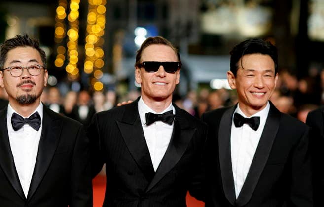 Na Hong jin, Michael Fassbender, Hwang Jeong min Montée des marches du film Hope lors du 79ème Festival International du Film de Cannes, le 17 mai 2026 Jacovides Moreau Bestimage Red carpet for Hope at the 79th Cannes International Film Festival on May 17, 2026 Cannes France  Copyright: xJACOVIDES-MOREAUx xBESTIMAGExJACOVIDES-MOREAUx xBESTIMAGEx