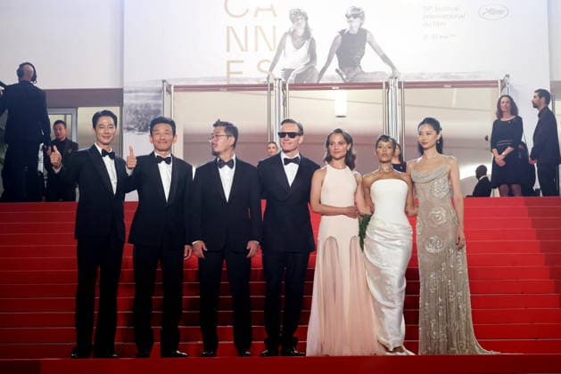 Go Soo, Hwang Jeong min, Na Hong jin, Michael Fassbender, Alicia Vikander, Taylor Russell, Hoyeon Jung Montée des marches du film Hope lors du 79ème Festival International du Film de Cannes, le 17 mai 2026 Jacovides Moreau Bestimage Red carpet for Hope at the 79th Cannes International Film Festival on May 17, 2026 Cannes France  Copyright: xJACOVIDES-MOREAUx xBESTIMAGExJACOVIDES-MOREAUx xBESTIMAGEx