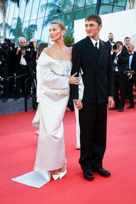 79ème Festival International du Film de Cannes Montee Garance 79th International Cannes Film Festival Red Carpet Garance with 456277 2026 05 17 Hadid, Bella Hadid, Anwar  Copyright: xLionelxGuericolas MPPx STAR_456277_164