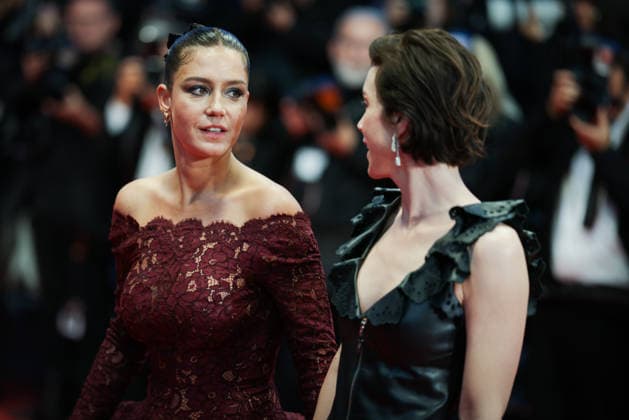 79ème Festival International du Film de Cannes Redescente du film Garance 79th International Film Festival of Cannes Return of the film Garance 456278 2026 05 17 Exarchopoulos, Adèle Giraudeau, Sara  Copyright: xLionelxGuericolas MPPx STAR_456278_015