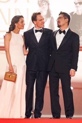 Alicia Vikander, Michael Fassbender and Na Hong jin Descente des marches du film Hope lors du 79ème Festival International du Film de Cannes le 17 mai 2026 Moreau Jacovides Bestimage The red carpet for the film Hope at the 79th Cannes International Film Festival on 17 May 2026 Cannes France  Copyright: xJACOVIDES-MOREAUx xBESTIMAGExJACOVIDES-MOREAUx xBESTIMAGEx