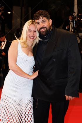 Artus et sa compagne Kim Higelin Montée des marches du film Jim Queen lors du 79ème Festival International du Film de Cannes le 18 mai 2026 Moreau Jacovides Bestimage The red carpet for the film Jim Queen at the 79th Cannes International Film Festival on 18 May 2026 Cannes France  Copyright: xJACOVIDES-MOREAUx xBESTIMAGExJACOVIDES-MOREAUx xBESTIMAGEx