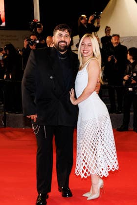 Artus et sa compagne Kim Higelin Montée des marches du film Jim Queen lors du 79ème Festival International du Film de Cannes le 18 mai 2026 Moreau Jacovides Bestimage The red carpet for the film Jim Queen at the 79th Cannes International Film Festival on 18 May 2026 Cannes France  Copyright: xJACOVIDES-MOREAUx xBESTIMAGExJACOVIDES-MOREAUx xBESTIMAGEx