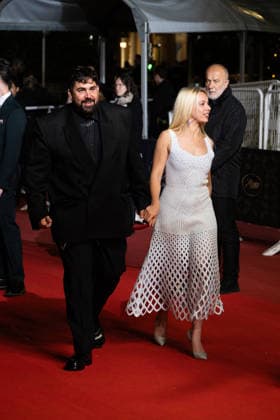79ème Festival International du Film de Cannes Montée des marches du film Jim Queen 456281 2026 05 18 Cannes France Victor Artus Solaro, Artus Higelin, Kim  Copyright: xIvankaxVoisinx xStarfacex STAR_456281_013