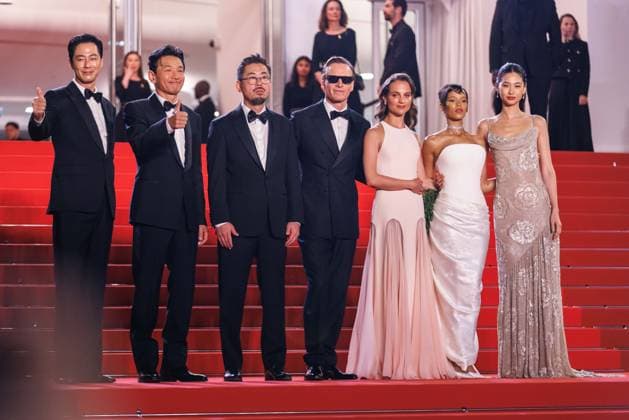 Red carpet of HOPE at the 79th Cannes Film Festival in Cannes, France - 17 May 2026 (L-R) Go Soo, Hwang Jeong-min, Na Hong-jin, Michael Fassbender, Alicia Vikander, Taylor Russell and Hoyeon Jung attend the red carpet of Hope at the 79th Cannes Film Festival. Cannes France Copyright: xMarcoxBaradax xSOPAxImagesx 20260517_RED CARPET GARANCE-30