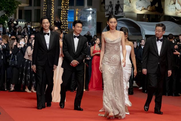 Hope Screening - The 79th Annual Cannes Film Festival Michael Fassbender, Alicia Vikander, Go Soo, Hwang Jeong-min, Na Hong-jin, Taylor Russell and Hoyeon attend the Hope screening during the 79th annual Cannes Film Festival at Palais des Festivals on May 17, 2026 in Cannes, France.  Copyright: xKazukoxWakayamax