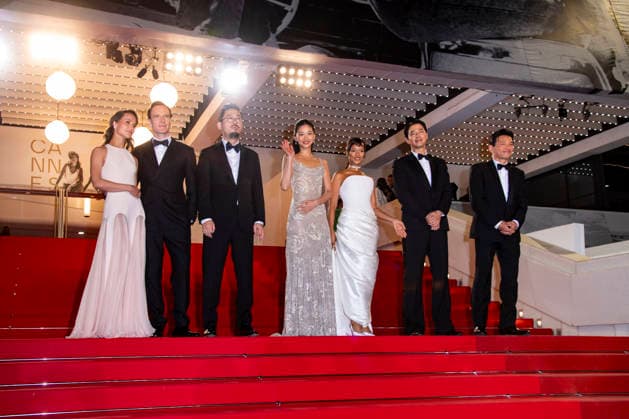 79th Cannes Film Festival Exits after the screening of the movie -Hope- Palais des Festivals - Cannes, France Alicia Vikander;Michael Fassbender;Na Hong-jin;Jung Ho-yeon;Taylor Russell;Jo In-sung;Hwang Jung-min 79th Cannes Film Festival Exits after the screening of the movie -Hope- Palais des Festivals - Cannes, France 17th May 2026 SGPItalia id 134688_075 *Not Exclusive  Copyright: xSGP