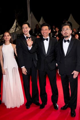 79th Cannes Film Festival Red carpet of the movie -Hope- Palais des Festivals - Cannes, France Alicia Vikander;Jo In-sung;Hwang Jung-min;Na Hong-jin 79th Cannes Film Festival Red carpet of the movie -Hope- Palais des Festivals - Cannes, France 17th May 2026 SGPItalia id 134688_074 *Not Exclusive  Copyright: xALFONSOxCATALANO SGPITALIAx