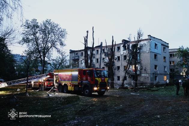 Aftermath of Russian attack in Dnipropetrovsk DNIPROPETROVSK, UKRAINE - MAY 18: (----EDITORIAL USE ONLY - MANDATORY CREDIT - STATE EMERGENCY SERVICE OF UKRAINE HANDOUT - NO MARKETING NO ADVERTISING CAMPAIGNS - DISTRIBUTED AS A SERVICE TO CLIENTS----) Firefighters work at the area after a Russian attack as the buildings, private homes, businesses, and vehicles are damaged in Dnipropetrovsk, Ukraine on May 18, 2026. 26 people, including 2 children, were injured after the attack. State Emergency Service of Ukraine Anadolu Dnipropetrovsk Ukraine. Editorial use only. Please get in touch for any other usage.  Copyright: x2026xAnadoluxStatexEmergencyxServicexofxUkrainex