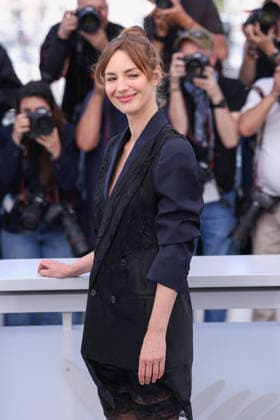 Cannes - Moulin Photocall Louise Bourgouin attending the photocall of Moulin during the 79th Cannes International Film Festival in Cannes, France on May 18, 2026, the film by Hungarian director Laszlo Nemes selected in the Official Competition with screenwriter Olivier Demangel and produced by Alain Goldman. Photo by ABACAPRESS.COM Cannes France  Copyright: xDominexJerome ABACAx