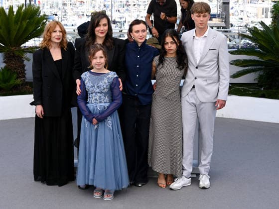 IPA84820157 - Cannes, 79th Cannes Film Festival 2026, day 7. Photocall of Everytime Pictured: Tristan Lopez, Esja Wendel, Carla Hütterman, Sandra Wollner, Lotte Shirin Keiling and Birgit Minichmayr  Copyright: xAlbertoxTerenghix xPoolxPhotoxEventsx07x 84820157