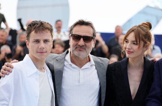 Félix Lefebvre, Gilles Lellouche, Louise Bourgoin Photocall for Moulin at the 79th Cannes International Film Festival May 18th, 2026 Jacovides Moreau Bestimage Photocall for Moulin at the 79th Cannes International Film Festival May 18th, 2026 Cannes France  Copyright: xJACOVIDES-MOREAUx xBESTIMAGExJACOVIDES-MOREAUx xBESTIMAGEx