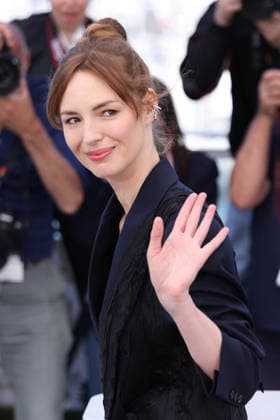 Cannes - Moulin Photocall JD Louise Bourgouin attend the photocall of the film Moulin during the 79th annual Cannes Film Festival at Palais des Festivals on May 18, 2026 in Cannes, France. Photo by Jerome Domine ABACAPRESS.COM Cannes France  Copyright: xDominexJerome ABACAx