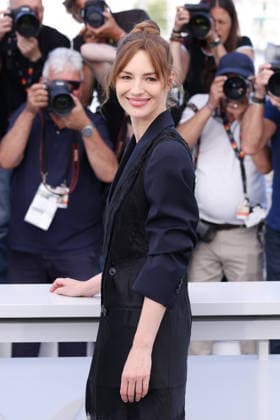 Cannes - Moulin Photocall JD Louise Bourgouin attend the photocall of the film Moulin during the 79th annual Cannes Film Festival at Palais des Festivals on May 18, 2026 in Cannes, France. Photo by Jerome Domine ABACAPRESS.COM Cannes France  Copyright: xDominexJerome ABACAx