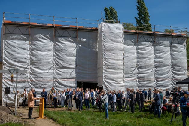Kunst Kultur Architektur Geschichte 18.05.2026 Potsdam Landeshauptstadt Brandenburg Stiftung Preußische Schlösser und Gärten Berlin-Brandenburg Richtfest Römischen Bäder im Potsdamer Park Sanssouci werden umfassend saniert Generaldirektor der SPSG, Prof. Dr. Christoph Martin Vogtherr. Potsdam GER *** Art Culture Architecture History 18 05 2026 Potsdam State Capital Brandenburg Prussian Palaces and Gardens Foundation Berlin Brandenburg Topping-out ceremony Roman baths in Potsdams Sanssouci Park to be extensively renovated Director General of the SPSG, Prof Dr Christoph Martin Vogtherr Potsdam GER