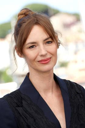 79ème Festival International du Film de Cannes Photocall with cast of the film Moulin 79th Cannes Film Festival Photocall with cast of the film Moulin Louise Bourgoin 456299 2026 05 18 Cannes France  Copyright: xIsabellexVautierx xStarfacex STAR_456299_003