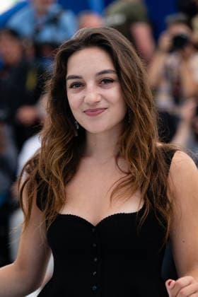 Cannes La Troisieme Nuit Photocall LZ Luàna Bajrami attends the photocall of La Troisieme Nuit during the 79th Cannes International Film Festival in Cannes, France on May 18, 2026, the film selected in the Official Competition. Photo by Laurent Zabulon ABACAPRESS.COM  Copyright: xZabulonxLaurentx