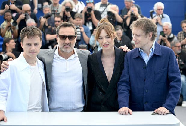 79ème Festival International du Film de Cannes Photocall of the film Moulin 79th International Film Festival of Cannes Photocall of the film Moulin 456301 2026 05 18 Lellouche, Gilles Bourgoin, Louise Lefebvre, Felix Nemes, Laszlo  Copyright: xSergexArnalx xStarfacex STAR_456301_009