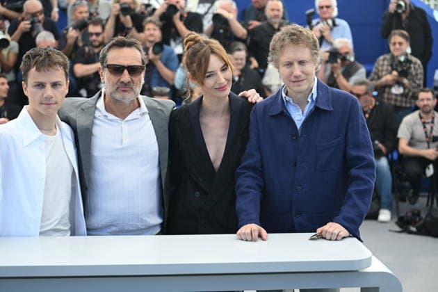 79ème Festival International du Film de Cannes Photocall of the film Moulin 79th International Film Festival of Cannes Photocall of the film Moulin 456301 2026 05 18 Lellouche, Gilles Bourgoin, Louise Lefebvre, Felix Nemes, Laszlo  Copyright: xSergexArnalx xStarfacex STAR_456301_010