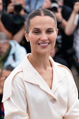 Cannes Hope Photocall LZ Alicia Vikander attends the photocall of Hope during the 79th Cannes International Film Festival in Cannes, France on May 18, 2026, the film selected in the Official Competition. Photo by Laurent Zabulon ABACAPRESS.COM  Copyright: xZabulonxLaurentx