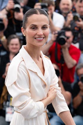 Cannes Hope Photocall LZ Alicia Vikander attends the photocall of Hope during the 79th Cannes International Film Festival in Cannes, France on May 18, 2026, the film selected in the Official Competition. Photo by Laurent Zabulon ABACAPRESS.COM  Copyright: xZabulonxLaurentx
