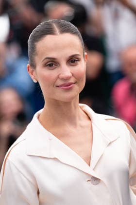 Cannes Hope Photocall LZ Alicia Vikander attends the photocall of Hope during the 79th Cannes International Film Festival in Cannes, France on May 18, 2026, the film selected in the Official Competition. Photo by Laurent Zabulon ABACAPRESS.COM  Copyright: xZabulonxLaurentx