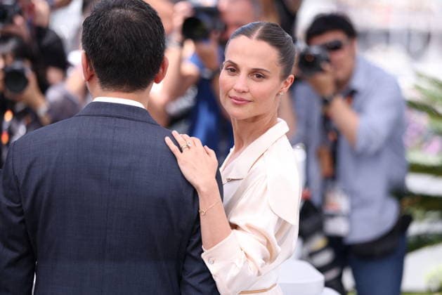 Cannes - Hope Photocall JD Alicia Vikander attend the photocall of the film Hope during the 79th annual Cannes Film Festival at Palais des Festivals on May 18, 2026 in Cannes, France. Photo by Jerome Domine ABACAPRESS.COM Cannes France  Copyright: xDominexJerome ABACAx