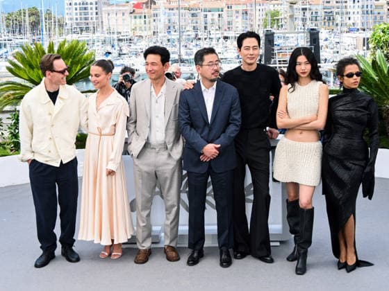 IPA84824574 - Cannes, 79th Cannes Film Festival 2026, day 7. Photocall of HOPE Pictured: Michael Fassbender, Alicia Vikander, Hwang Jung-min, Na Hong-jin, Zo In-sung, Jung Ho-yeon and Taylor Russell  Copyright: xAlbertoxTerenghix xPoolxPhotoxEventsx07x 84824574