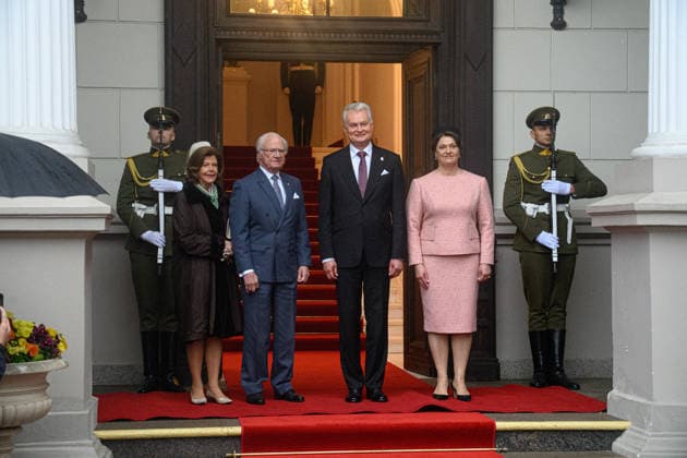 King Carl XVI Gustaf of Sweden - Lithuanian President Gitanas Nauseda meeting in Vilnius VILNIUS, LITHUANIA - MAY 18: King Carl XVI Gustaf and Queen Silvia of Sweden meet with Lithuanian President Gitanas Nauseda and First Lady Diana Nausediene at the Presidential Palace in Vilnius, Lithuania on May 18, 2026. Yauhen Yerchak Anadolu Vilnius Lithuania. Editorial use only. Please get in touch for any other usage.  Copyright: x2026xAnadoluxYauhenxYerchakx