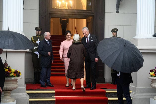 King Carl XVI Gustaf of Sweden - Lithuanian President Gitanas Nauseda meeting in Vilnius VILNIUS, LITHUANIA - MAY 18: King Carl XVI Gustaf and Queen Silvia of Sweden meet with Lithuanian President Gitanas Nauseda and First Lady Diana Nausediene at the Presidential Palace in Vilnius, Lithuania on May 18, 2026. Yauhen Yerchak Anadolu Vilnius Lithuania. Editorial use only. Please get in touch for any other usage.  Copyright: x2026xAnadoluxYauhenxYerchakx