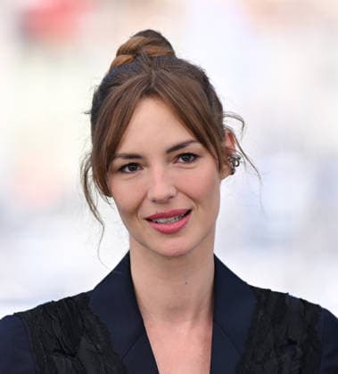 79th Cannes Film Festival: Moulin photocall CANNES, FRANCE - MAY 18: French actress Louise Bourgoin poses during a photocall for the film Moulin at the 79th edition of the Cannes Film Festival in Cannes, France on May 18, 2026. Mustafa Yalcin Anadolu Cannes France. Editorial use only. Please get in touch for any other usage.  Copyright: x2026xAnadoluxMustafaxYalcinx