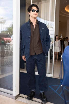 Cannes , Charles Melton exits Martinez MP Cannes, France- May 18: , Charles Melton leaves the Martinez Hotel during 79th Festival of Cannes, on May 18, 2026 in Cannes, France. Photo by Marco Piovanotto Abacapress.com Cannes France  Copyright: xPiovanottoxMarco ABACAx