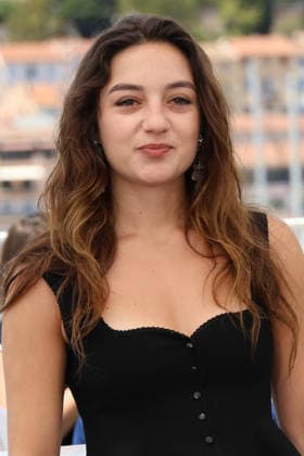 Internationale Filmfestspiele von Cannes, La Troisieme Nuit Photocall #5 79ème Festival International du Film de Cannes Photocall du film La Troisième Nuit 79th Cannes Film Festival Photocall with cast of the film La troisieme nuit Luana Bajrami 456319 2026 05 18 Cannes France  Copyright: xIsabellexVautierx xStarfacex STAR_456319_012