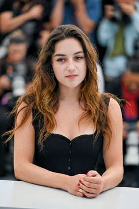 Internationale Filmfestspiele von Cannes, La Troisieme Nuit Photocall #5 79ème Festival International du Film de Cannes Photocall of the film La Troisième Nuit 79th Cannes International Film Festival Photocall of the film The Third Night 456311 2026 05 18 Bajrami, Luana  Copyright: xSergexArnalx xStarfacex STAR_456311_006