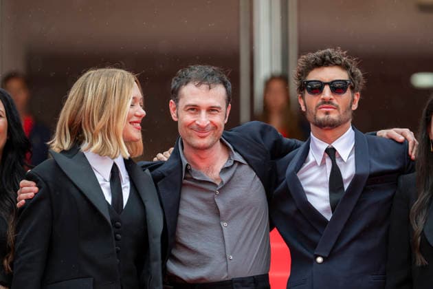 Internationale Filmfestspiele von Cannes, The Unknown Premiere #4 Cannes L’Inconnue (The Unknown) Carpet EB French actress Lea Seydoux, French director and screenwriter Arthur Harari and French-Canadian actor Niels Schneider during the 79th Cannes International Film Festival in Cannes, France on May 18, 2026, the film selected in the Official Competition.Photo by Eliot Blondet ABACAPRESS.COM Cannes France France  Copyright: xBlondetxEliot ABACAx