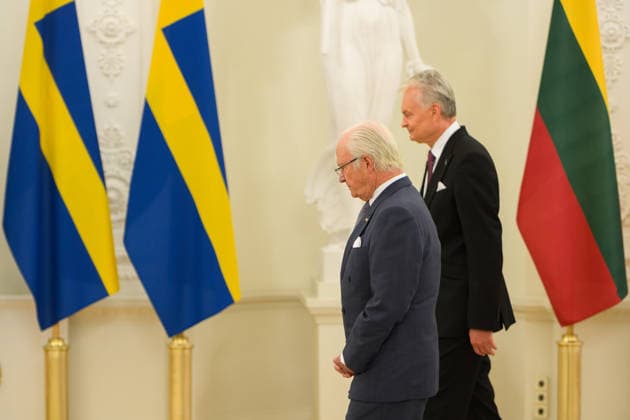 Sweden’s King Carl XVI Gustaf and Queen Silvia are on an official visit in Vilnius, Lithuania - 18 MAY 2026. Sweden’s King, Carl XVI Gustaf and Lithuanian President, Gitanas Nauseda seen during their meeting at Presidential Palace . Sweden’s King Carl XVI Gustaf and Queen Silvia are on an official visit to Lithuania. On Monday, they met with Lithuanian President Gitanas Nauseda and First Lady Diana Nausediene at the Presidential Palace in Vilnius. Vilnius Lithuania Copyright: xYauhenxYerchakx xSOPAxImagesx king_and_queen_of_sweden_vilnius_4485