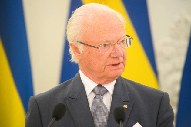 Sweden’s King Carl XVI Gustaf and Queen Silvia are on an official visit in Vilnius, Lithuania - 18 MAY 2026. Sweden’s King, Carl XVI Gustaf seen addressing the press during the meeting with the Lithuanian President, Gitanas Nauseda at Presidential Palace. Sweden’s King Carl XVI Gustaf and Queen Silvia are on an official visit to Lithuania. On Monday, they met with Lithuanian President Gitanas Nauseda and First Lady Diana Nausediene at the Presidential Palace in Vilnius. Vilnius Lithuania Copyright: xYauhenxYerchakx xSOPAxImagesx king_and_queen_of_sweden_vilnius_4796