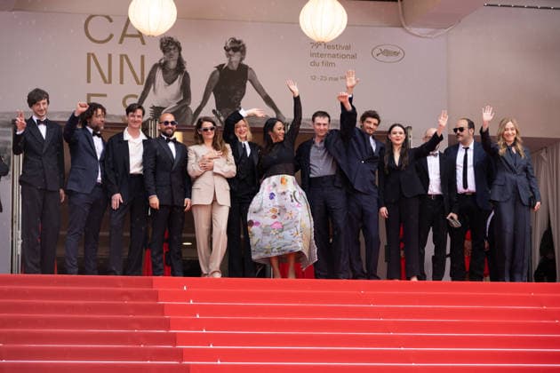 Internationale Filmfestspiele von Cannes, The Unknown Premiere #4 79th International Cannes Film Festival Montée des marches du film L inconnue 79th International Cannes Film Festival Red Carpet with L inconnue cast 456335 2026 05 18 Seydoux, Léa Schneider, Niels Harari, Arthur Masud, Shanti Grasmug, Lilith Poggio, Andrea Senechal, Laurent Harari, Lucas Turnbull, Jonathan Du Bois, Victoria Poymiro, Vincent Anthome, Nicolas Copyright: xIvankaxVoisinx xStarfacex STAR_456335_028