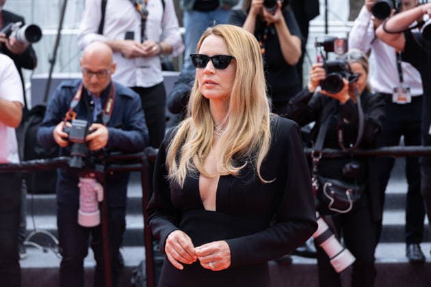 Internationale Filmfestspiele von Cannes, The Unknown Premiere #4 79ème Festival International du Film de Cannes Montée des marches du film L inconnue 79th International Cannes Film Festival Red Carpet with L inconnue cast 456335 2026 05 18 Efira, Virginie  Copyright: xIvankaxVoisinx xStarfacex STAR_456335_034