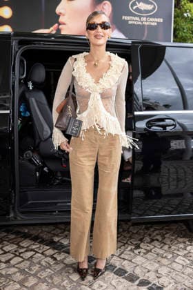 Celebrity, Internationale Filmfestspiele von Cannes, Stars am Hotel Martinez Cannes Bella Hadid exits Martinez MP Cannes, France- May 18: Bella Hadid arrives to the Martinez Hotel during 79th Festival of Cannes, on May 18, 2026 in Cannes, France. Photo by Marco Piovanotto Abacapress.com Cannes France  Copyright: xPiovanottoxMarco ABACAx