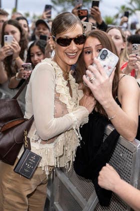 Celebrity, Internationale Filmfestspiele von Cannes, Stars am Hotel Martinez Cannes Bella Hadid exits Martinez MP Cannes, France- May 18: Bella Hadid arrives to the Martinez Hotel during 79th Festival of Cannes, on May 18, 2026 in Cannes, France. Photo by Marco Piovanotto Abacapress.com Cannes France  Copyright: xPiovanottoxMarco ABACAx