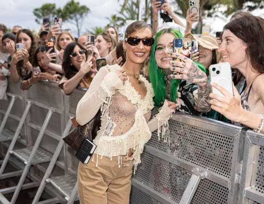 Celebrity, Internationale Filmfestspiele von Cannes, Stars am Hotel Martinez Cannes Bella Hadid exits Martinez MP Cannes, France- May 18: Bella Hadid arrives to the Martinez Hotel during 79th Festival of Cannes, on May 18, 2026 in Cannes, France. Photo by Marco Piovanotto Abacapress.com Cannes France  Copyright: xPiovanottoxMarco ABACAx