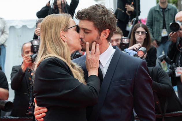 Internationale Filmfestspiele von Cannes, The Unknown Premiere #4 Cannes L Inconnue Red Carpet LZ Virginie Efira and Niels Schneider attending the red carpet of L Inconnue during the 79th Cannes International Film Festival in Cannes, France on May 18, 2026, the film selected in the Official Competition. Photo by Laurent Zabulon ABACAPRESS.COM  Copyright: xZabulonxLaurentx