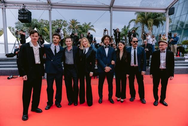 Internationale Filmfestspiele von Cannes, The Unknown Premiere #4 79th International Cannes Film Festival Montée des marches du film L inconnue 79th International Cannes Film Festival Red Carpet with L inconnue cast 456336 2026 05 18 Alpes Maritimes Cannes France Schneider, Niels Seydoux, Léa Harari, Arthur Grasmug, Lilith Harari, Lucas Senechal, Laurent Poggio, Andrea Turnbull, Jonathan Poymiro, Vincent Anthome, Nicolas Copyright: xTerencexBaelenx STAR_456336_042