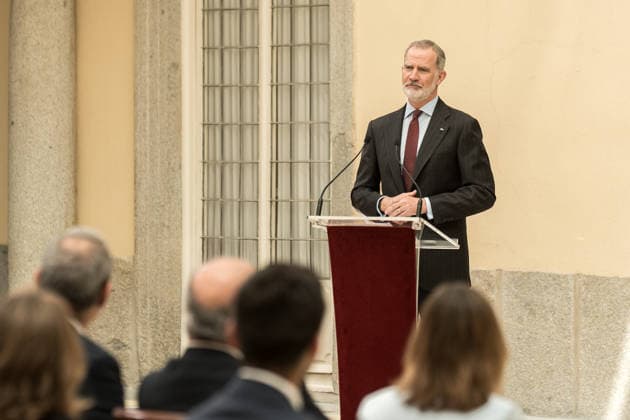 The King presents the 10th Enrique V Iglesias Award for the Development of the Ibero-American Business Space King Felipe VI presents the 10th Enrique V Iglesias Award for the Development of the Ibero-American Business Space to the Luksic family for their business career, at the Royal Palace of El Pardo, on May 18, 2026, in Madrid Spain The award highlights the work of personalities who contribute in an extraordinary way to the evolution and development of the Ibero-American countries The Luksic family has been recognized for its enormous business career in Chile, where today it has participation in mining, banking, transportation, beverages, manufacturing and energy, where it currently has interests in mining, banking, transportation, beve Copyright: xDiegoxRadamà sx 7531946