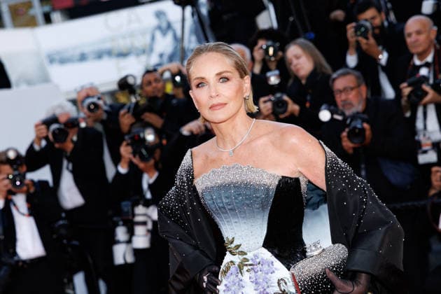 Internationale Filmfestspiele von Cannes, Fjord Premiere #5 Sharon Stone Montée des marches du film Fjord lors du 79ème Festival International du Film de Cannes, le 18 mai 2026 Jacovides Moreau Bestimage Red carpet for Fjord at the 79th Cannes International Film Festival on May 18, 2026 Cannes France  Copyright: xJACOVIDES-MOREAUx xBESTIMAGExJACOVIDES-MOREAUx xBESTIMAGEx