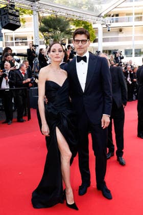 Internationale Filmfestspiele von Cannes, Fjord Premiere #5 Olivia Palermo et son mari Johannes Huebl Montée des marches du film Fjord lors du 79ème Festival International du Film de Cannes, le 18 mai 2026 Jacovides Moreau Bestimage Red carpet for Fjord at the 79th Cannes International Film Festival on May 18, 2026 Cannes France  Copyright: xJACOVIDES-MOREAUx xBESTIMAGExJACOVIDES-MOREAUx xBESTIMAGEx