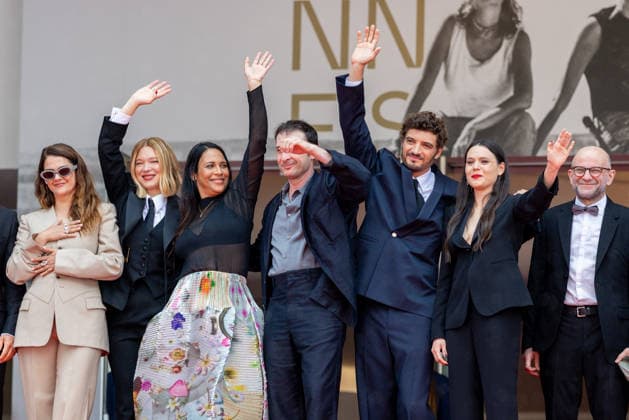 Internationale Filmfestspiele von Cannes, The Unknown Premiere #6 Victoire Du Bois, Léa Seydoux, Shanti Masud, Lucas Harari, Niels Schneider, Lilith Grasmug et Vincent Poymiro Montée des marches du film Linconnue lors du 79ème Festival International du Film de Cannes, le 18 mai 2026 Olivier Borde Bestimage Red carpet for The unknown at the 79th Cannes International Film Festival on May 18, 2026 Cannes France  Copyright: xOLIVIERxBORDEx xBESTIMAGExOLIVIERxBORDEx xBESTIMAGEx