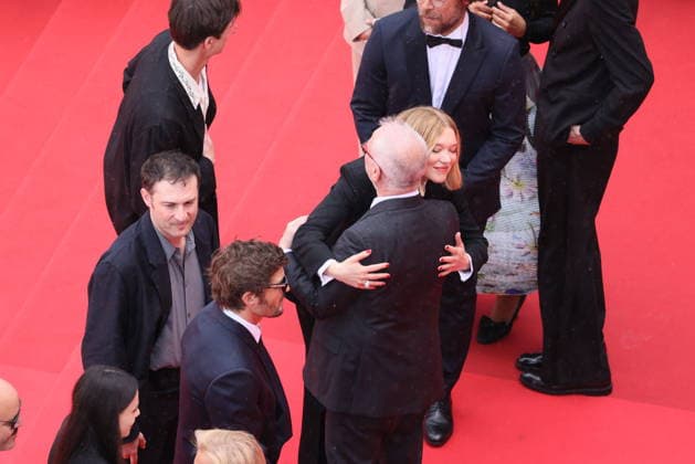 Arthur Harari, Niels Schneider, Léa Seydoux et Thierry Frémaux Montée des marches du film Linconnue lors du 79ème Festival International du Film de Cannes, le 18 mai 2026 Franck Boutonnet Pool Bestimage Red carpet for The unknown at the 79th Cannes International Film Festival on May 18, 2026 Cannes France  Copyright: xFranckxBoutonnetx xPoolx xBestimagexFranckxBoutonnetx xPoolx xBestimagex