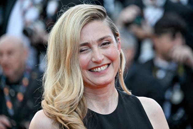 Cannes Fjord Screening JR Julie Gayet attending the screening of the movie Fjord during the 79th Cannes Film Festival in Cannes, France on May 18, 2026. Photo by Julien Reynaud APS-Medias ABACAPRESS.COM Cannes France  Copyright: xReynaudxJulien APS-Medias ABACAx